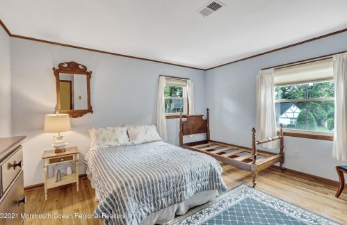 600 Edgemere Dr, Red Bank NJ 07711 exterior