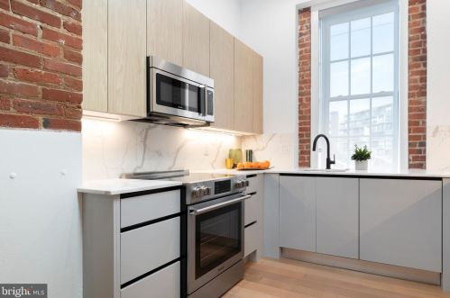 1001 2nd St, Philadelphia PA  19123-1656 exterior