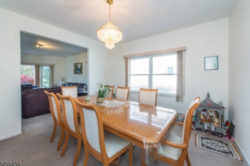 11 Chadd Ct, Parsippany NJ 07054-2950 exterior