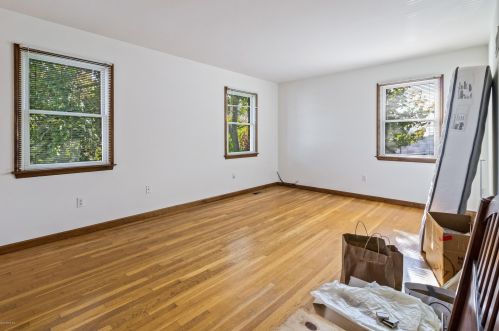 307 Hamilton Ave, Greenwich CT 06830-6180 exterior