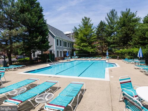 287 Pickett St, Alexandria VA  22304-4742 exterior