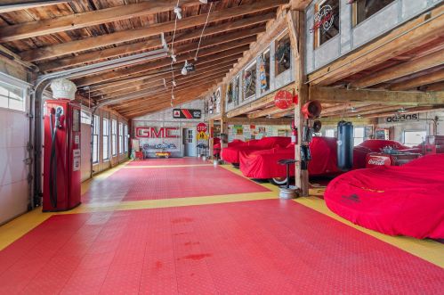 2916 County Road B, Manitowoc WI 54220-8950 exterior