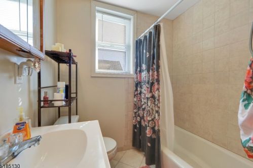 384 Morrissee Ave, Paterson NJ 07508-1311 exterior