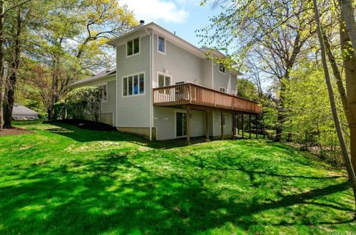 11 Lewiston Ct, Briarcliff NY 10510-2545 exterior