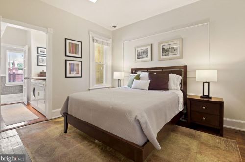 212 E St, Washington DC  20002-4923 exterior