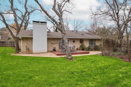 8205 Alabama Dr, Austin TX 78745-7613 exterior