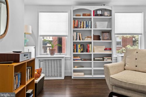 310 16th St, Philadelphia PA  19102-4907 exterior