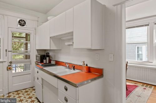 4417 Fessenden St, Washington DC 20016-4243 exterior