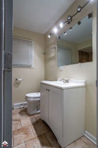 14230 Marquette Ave, Chicago IL 60633-2025 exterior