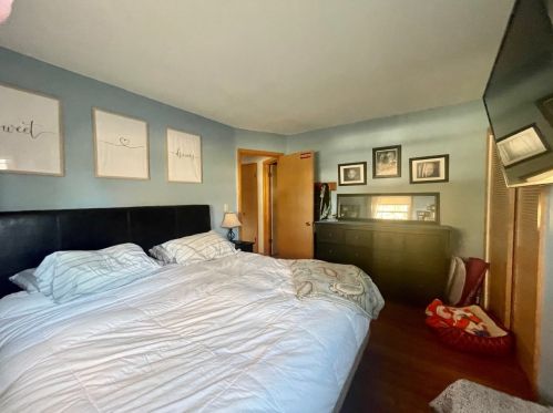 6579 Dodge Pl, Milwaukee WI  53220-1832 exterior