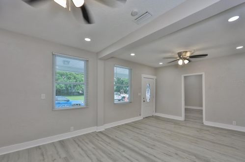 1021 Columbus Dr, Tampa FL 33605-3334 exterior