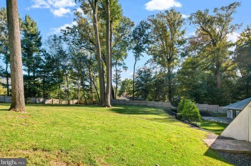 160 Paxon Holw Rd, Media PA 19063-1163 exterior