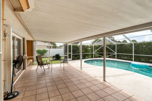 1326 Janette Ave, Fort Pierce FL 34953-1220 exterior