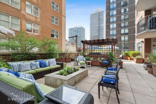 1301 Dearborn St, Chicago, IL 60610-6027