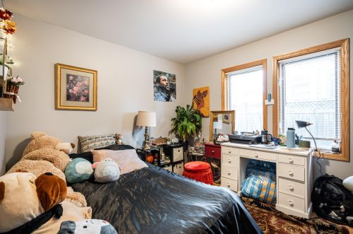 2910 Newhall St, Milwaukee WI 53211-3223 exterior