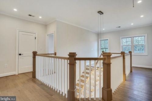 6811 Dillon Ave, Mc Lean VA 22101-4401 exterior