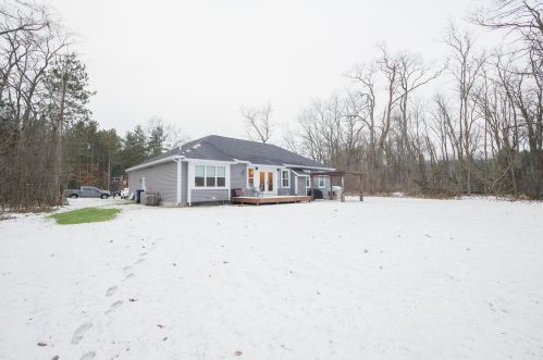 6690 Minard Dr, Meskegon MI 49442-4996 exterior