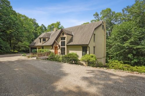 1104 Crim Rd, Bridgewater, NJ 08807-1872