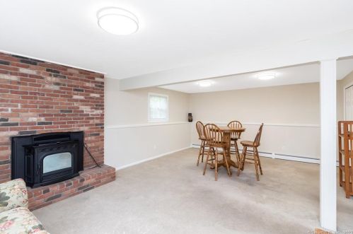 51 Pioneer Dr, Windsor CT exterior