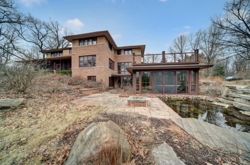 7611 Oak Ridge Ct, Bull Valley, IL 60012-1600