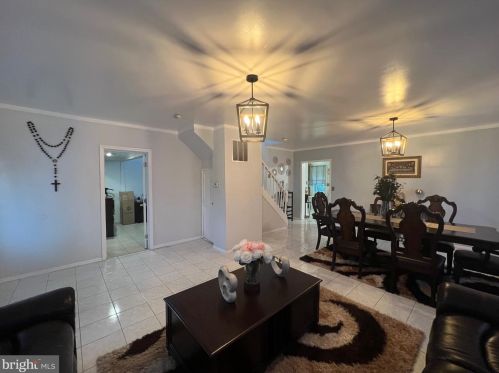 525 River Dr, Camden NJ  08110-2917 exterior