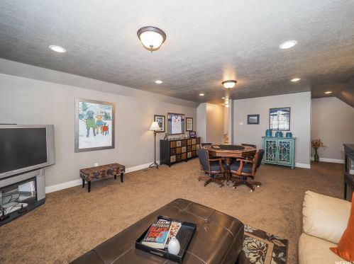 2161 Lorita Way, Sandy UT 84093-6514 exterior