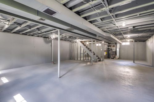 1545 Iowa St, Wyoming MI 49509-3873 exterior