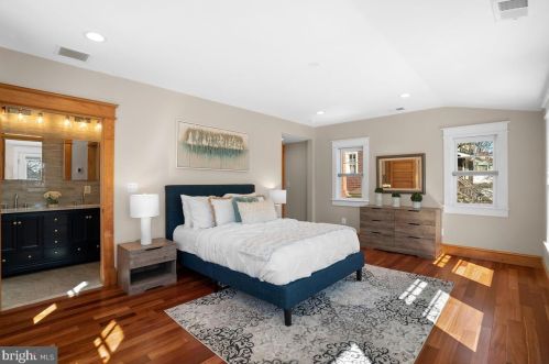 7105 Carroll Ave, Silver Spring MD 20912-4637 exterior