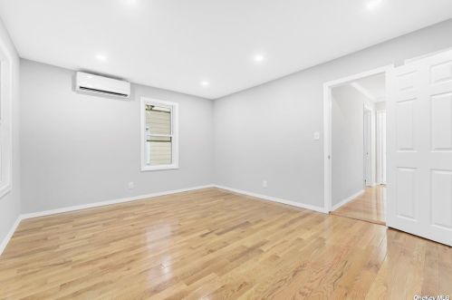 4031 Rombouts Ave, Bronx NY  10466-2513 exterior