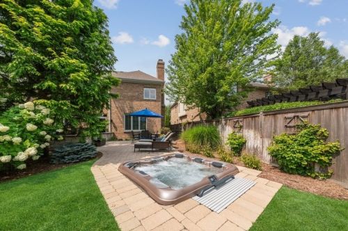 853 Linden Ave, Elmhurst IL 60126-5312 exterior