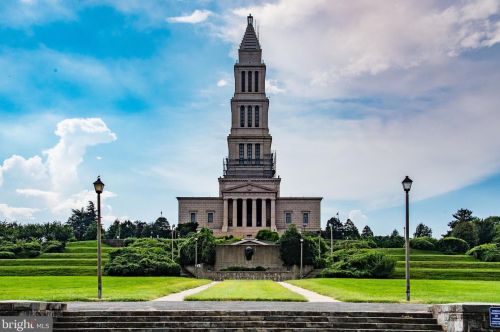 16 Masonic View Ave, Alexandria VA  22301-2204 exterior