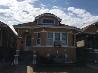 5233 Barry Ave, Chicago IL  60641-4937 exterior