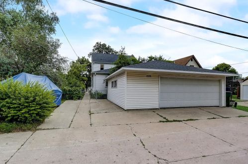 10508 Lincoln Ave, Milwaukee WI 53227-1204 exterior