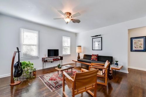 1310 Delano St, Austin TX  78721-2106 exterior