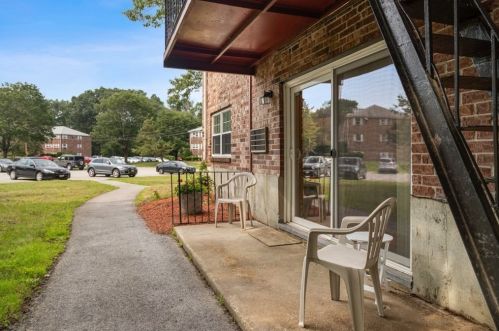 45 Edgelawn Ave, North Andover MA 01845-4412 exterior