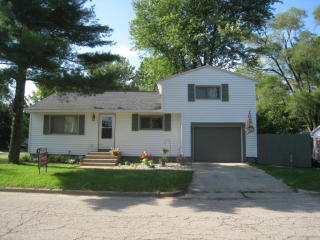 618 Benhoy Ave, Plainwell, MI 49080-1213