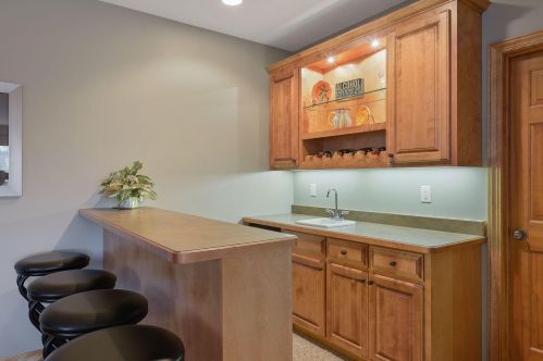 1676 Isabella Pkwy, Chaska MN 55318-3214 exterior