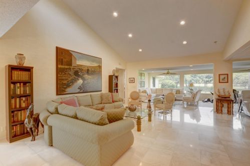 75 Hampshire Ln, Boynton Beach FL 33436-7403 exterior