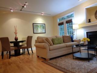 56 Grapevine Trl, Durham NC  27707-5296 exterior