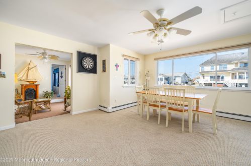 807 Bowline Dr, Lacey NJ 08731-3006 exterior