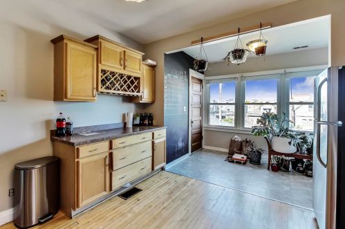 3831 Central Park Ave, Chicago IL 60618-4102 exterior