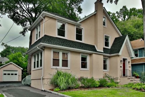 1080 Sussex Rd, Teaneck, NJ 07666-2729