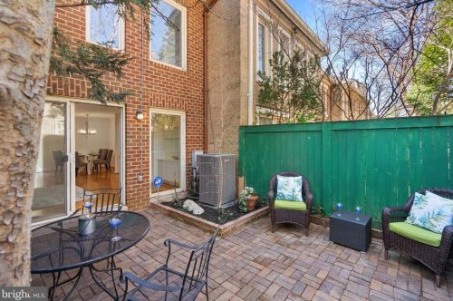 4341 Embassy Park Dr, Washington DC 20016-3607 exterior