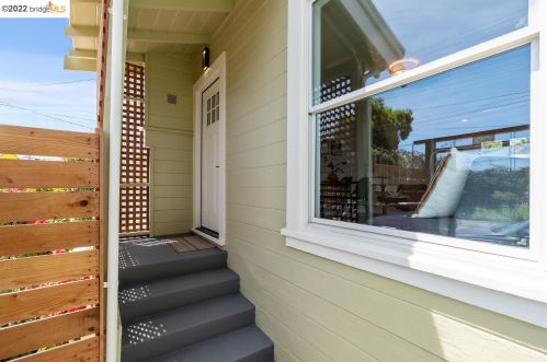 1715 Ashby Ave, Berkeley CA 94703-2131 exterior