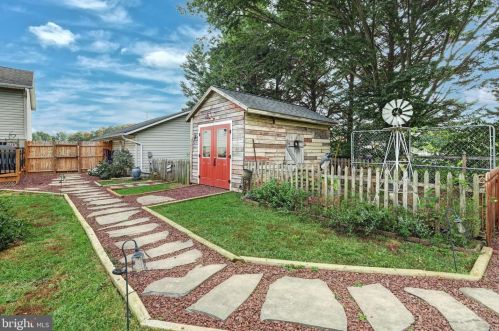 375 Basehoar School Rd, Littlestown PA 17340-9551 exterior