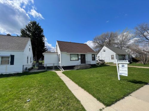 5921 64th St, Milwaukee WI  53218-1921 exterior