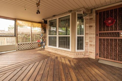 7002 Foxvalley Ln, Humble TX exterior