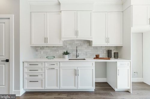 429 Lemonte St, Philadelphia PA 19128-4534 exterior