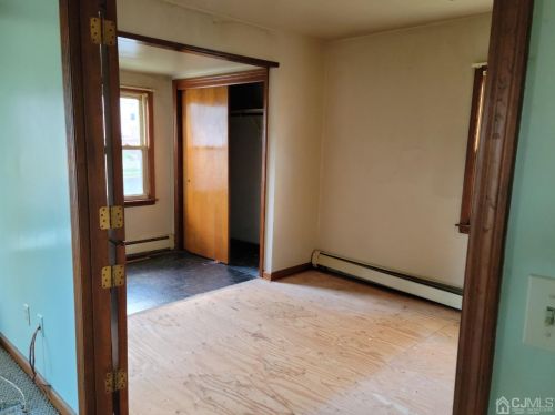 10 Hillcrest Ave, Iselin NJ 08830-1648 exterior