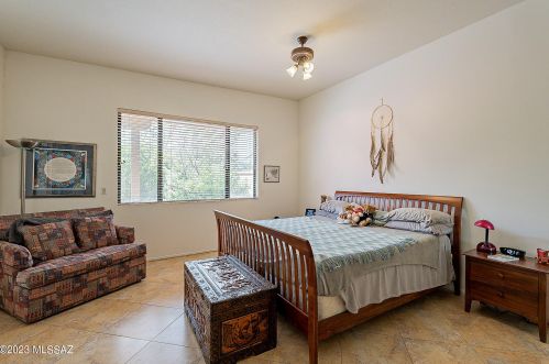 1024 Camino Diestro, Tucson AZ 85704-7694 exterior